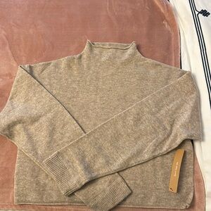Cashmere reformation mock sweater, size small nwt
